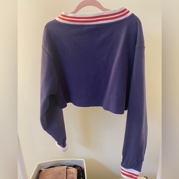 Champion V neck pullover 💜❤️ - Picture 4 of 4